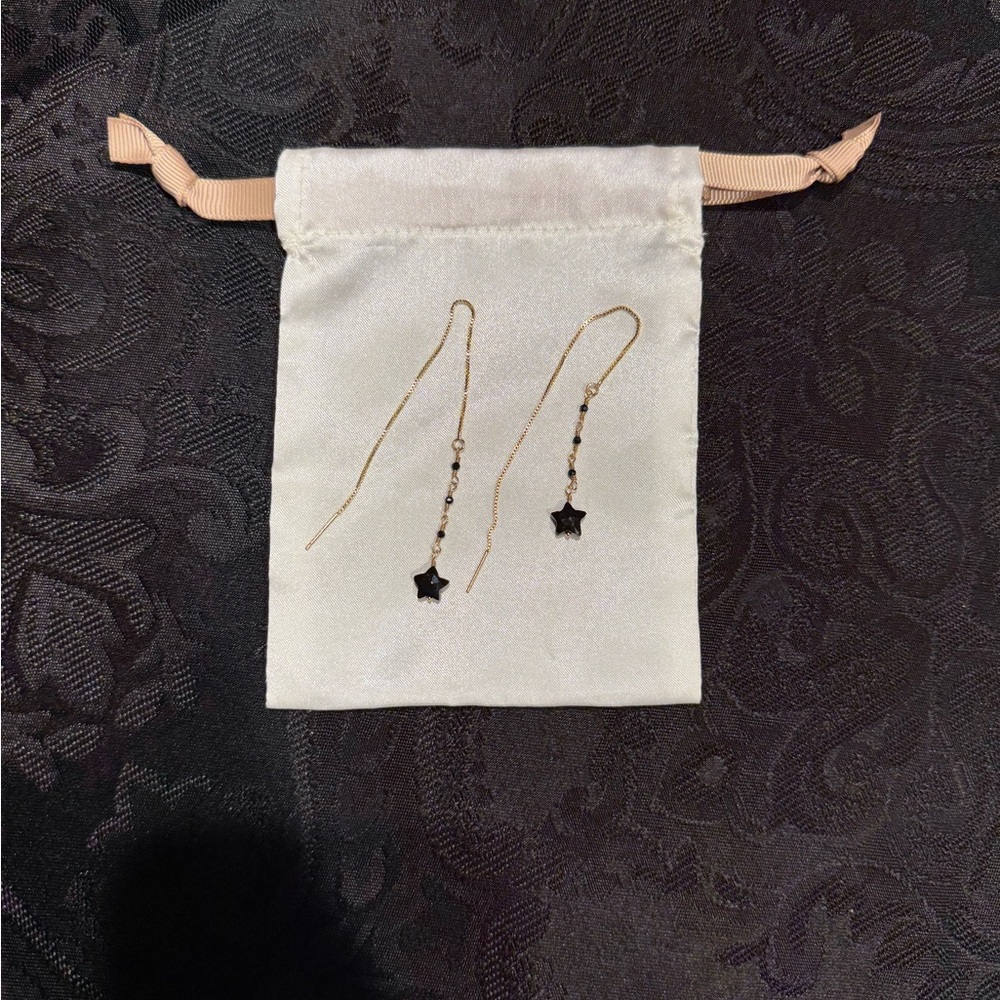 Gold and Black Star earrings - Picture 2 of 2